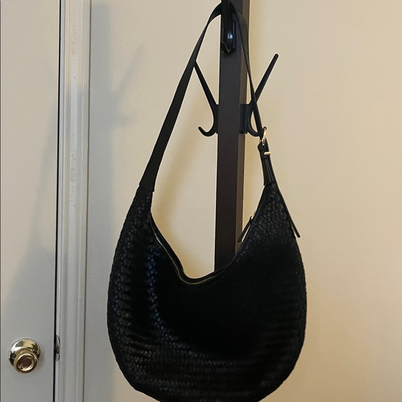 The essential curve shoulder bag - Picture 5 of 16